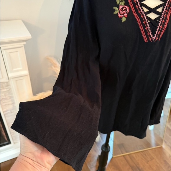 Black Top with Floral Embroidery giving Johnny Was vibes - Picture 3 of 5